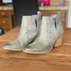Split Ankle Boot Metallic Detail Fall Bootie